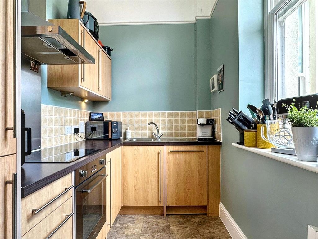 2 bed flat for saleWillow Drive, Cheddleton, Staffordshire ST13 photo 4