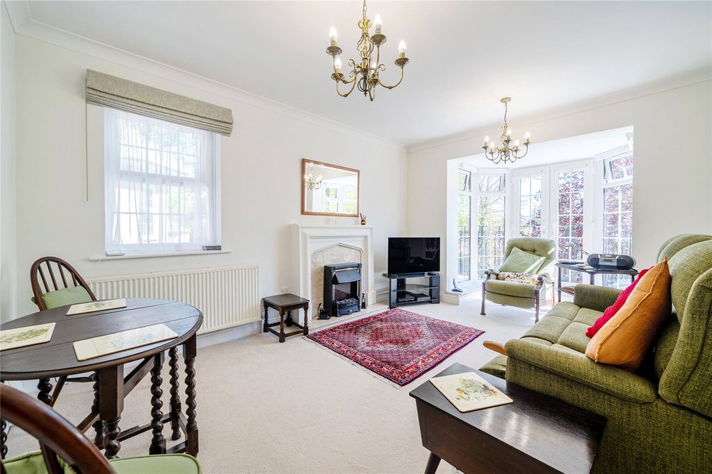 2 bed flat for saleStation Road, Orpington BR6 photo 4