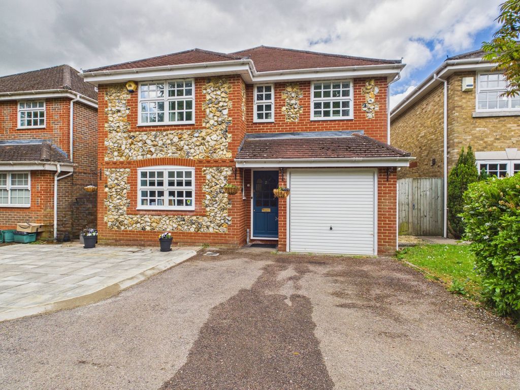 Additional image 2 of 4 bed detached house for saleGrovers Court, Wycombe Road, Princes Risborough, Buckinghamshire HP27