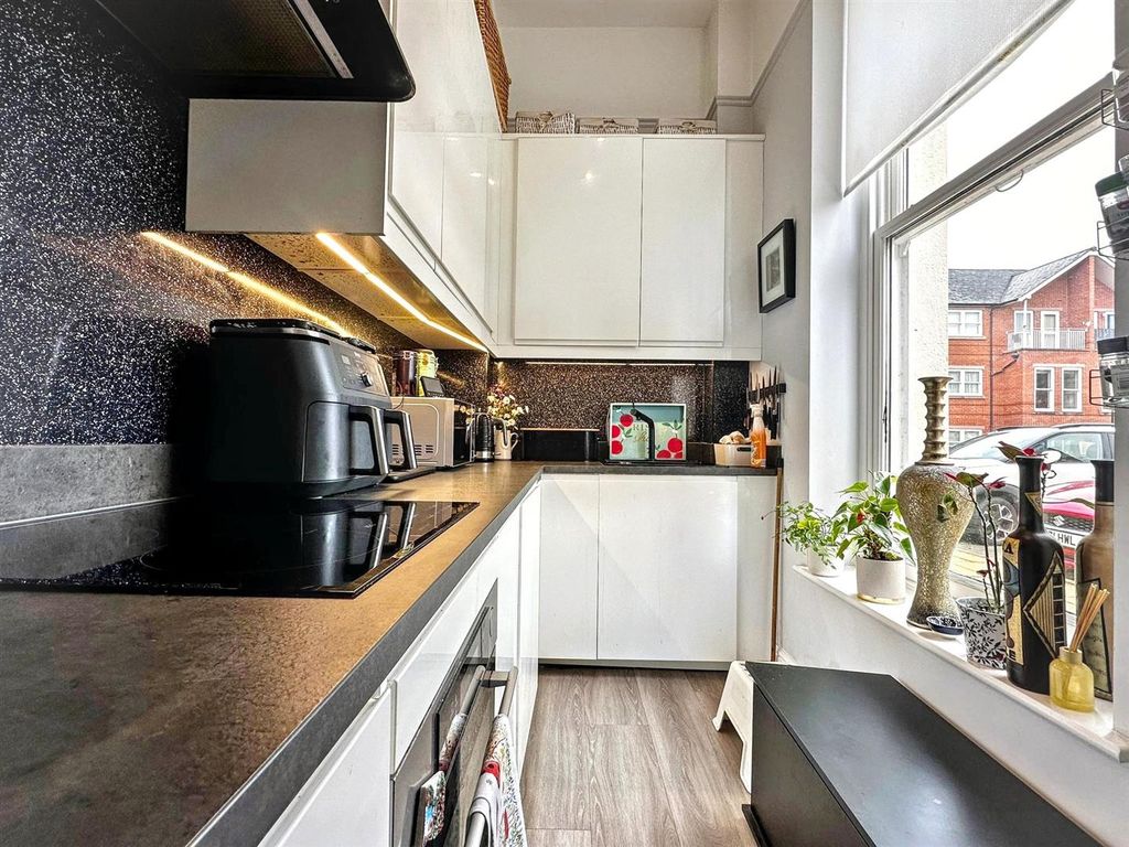 2 bed flat for saleWillow Drive, Cheddleton, Staffordshire ST13 photo 2