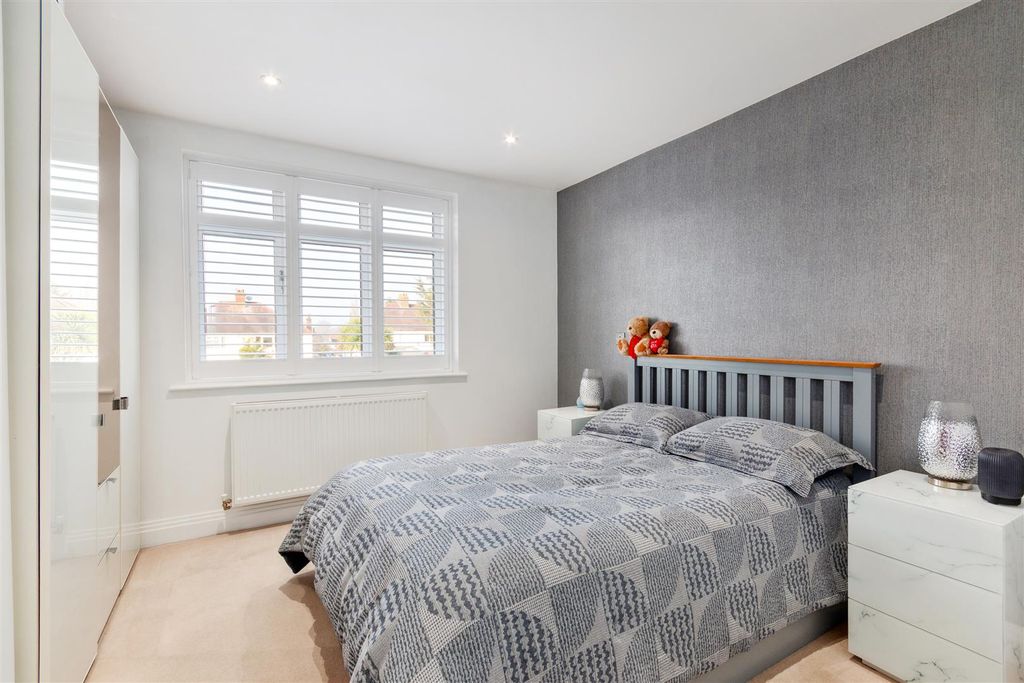 Additional image 7 of 4 bed property for saleFlorence Avenue, Morden SM4