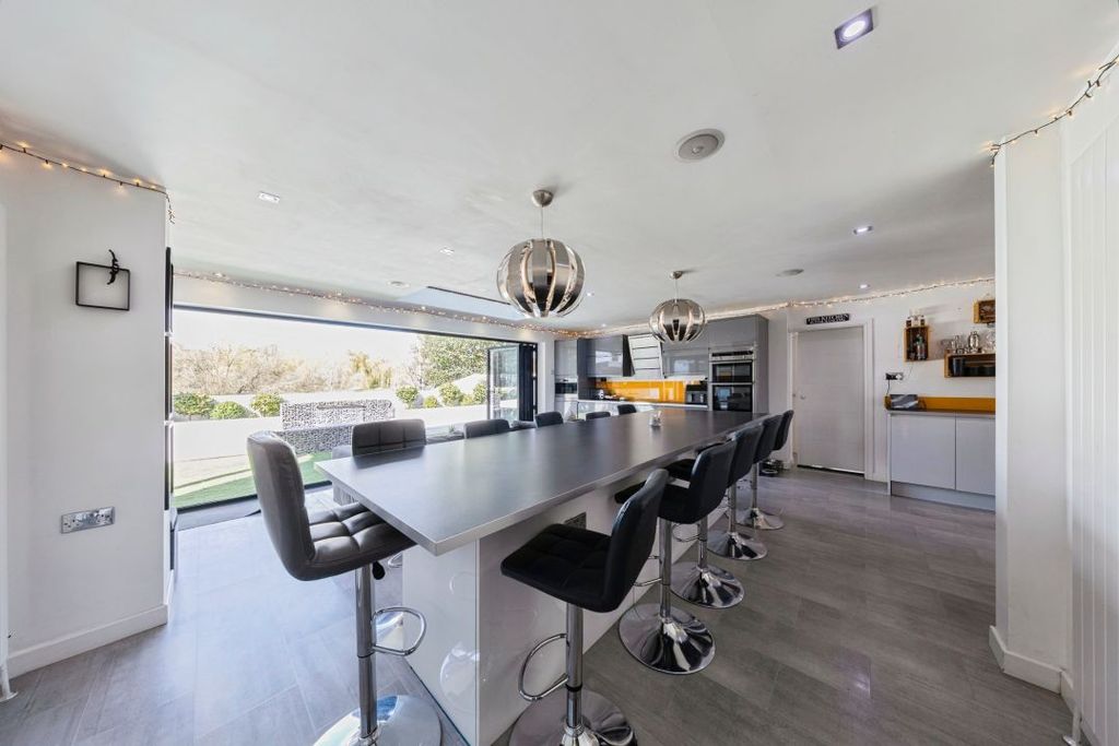 Additional image 3 of 5 bed detached house for saleCastle Meadow Close, Newport Pagnell MK16