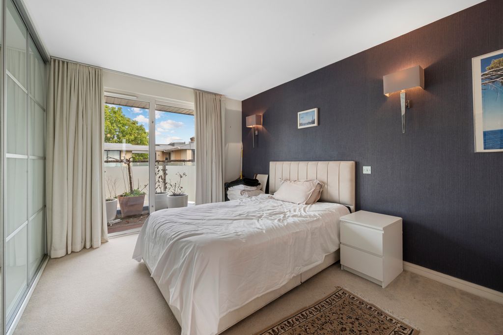 Additional image 5 of 2 bed flat for saleWest Barnes Lane, Raynes Park, New Malden KT3