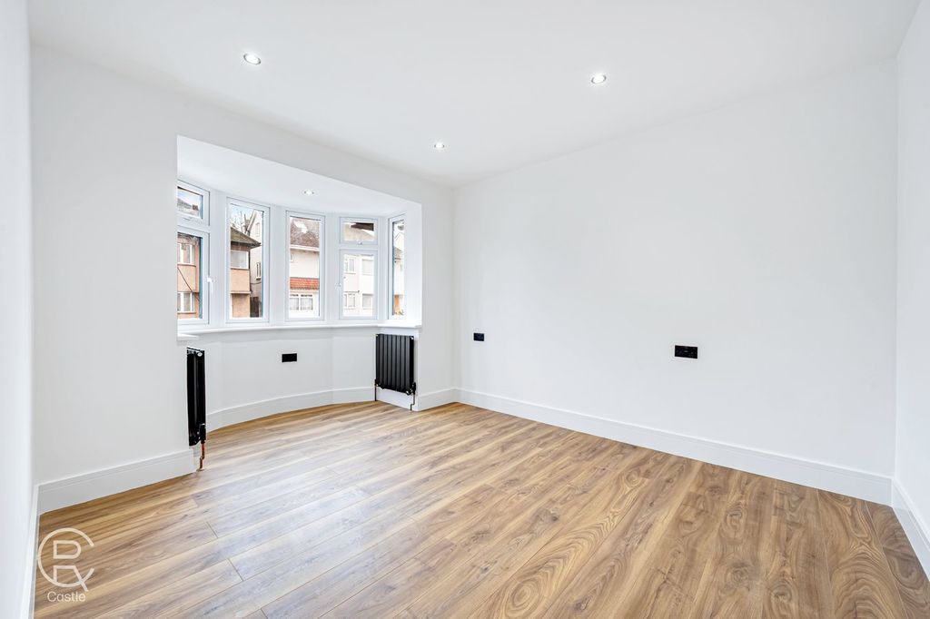 Additional image 15 of 5 bed semi-detached house for saleThe Heights, Northolt UB5