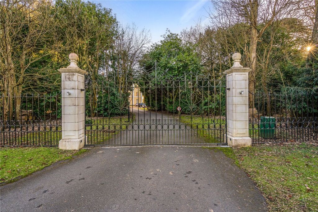 Additional image 8 of 3 bed flat for saleWesthorpe House, Marlow, Buckinghamshire SL7