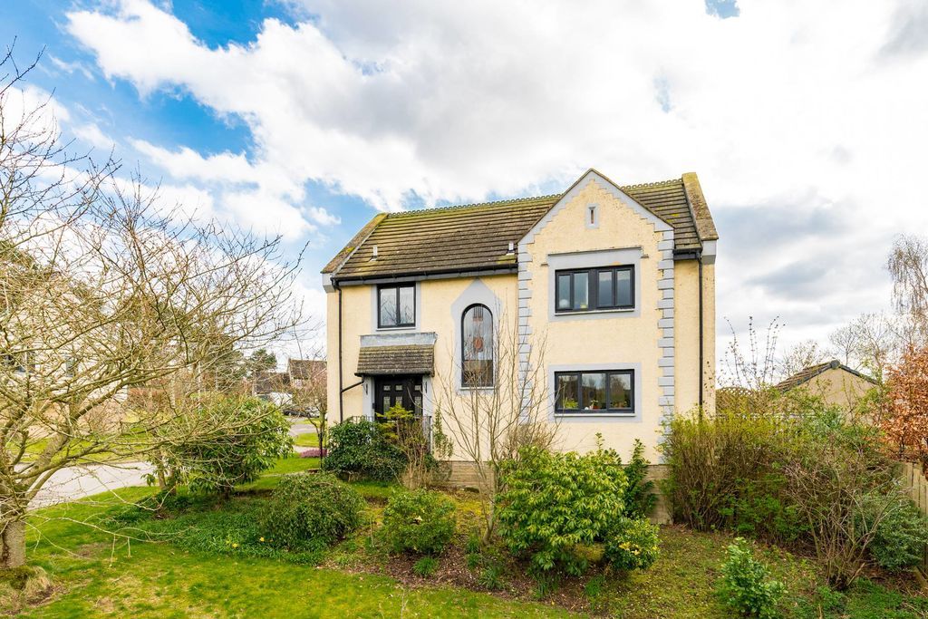 4 bed detached house for sale13 Bellfield Crescent, Eddleston, Peebles EH45