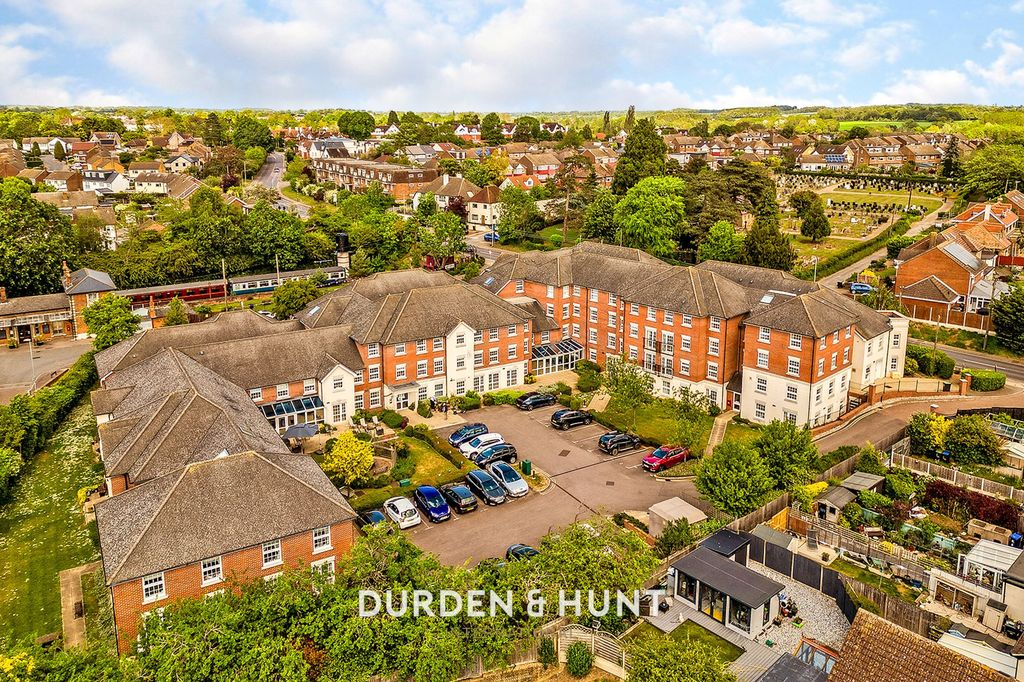 1 bed property for saleHigh Street, Ongar CM5