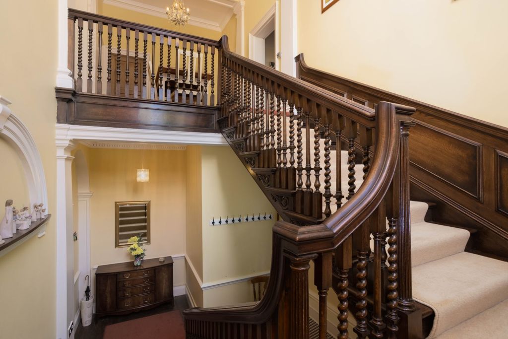 Additional image 15 of 3 bed flat for saleSt. Helens Lane, Leeds, West Yorkshire LS16