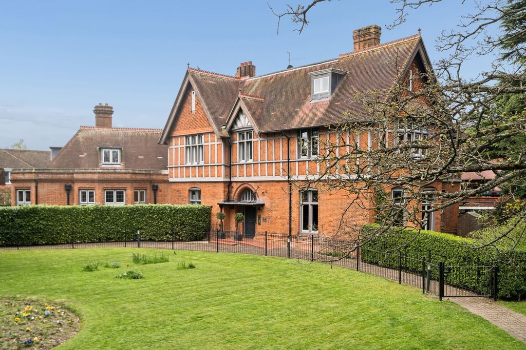 Additional image 13 of 2 bed flat for saleListon Road, Marlow SL7