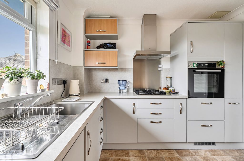3 bed flat for saleBalfours, Sidmouth, Devon EX10 photo 5