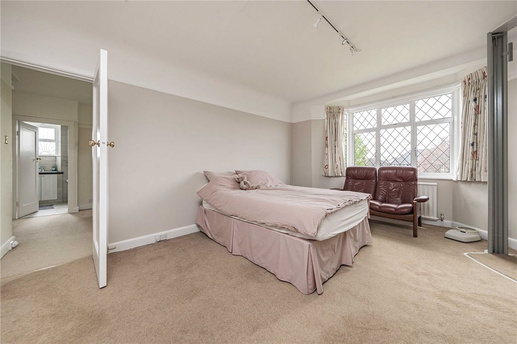 Additional image 7 of 4 bed detached house for saleBuxton Drive, New Malden KT3