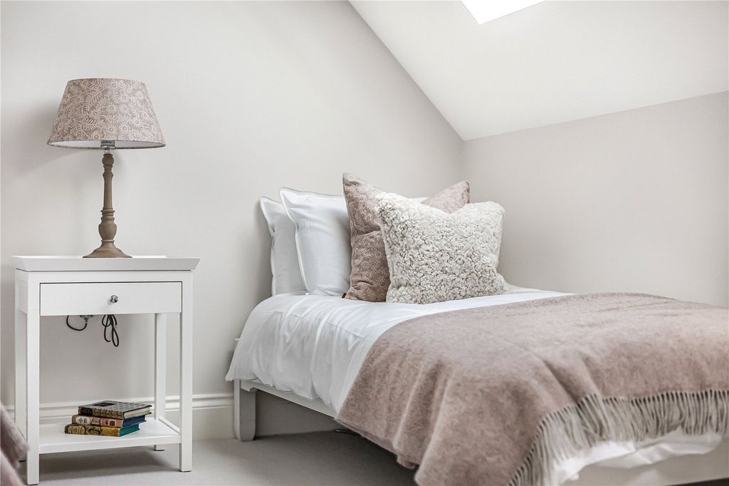 Additional image 8 of 5 bed terraced house for saleSt Peters Mews, The Parade, Marlborough, Wiltshire SN8