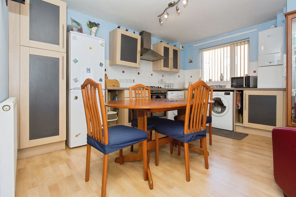 Additional image 6 of 2 bed flat for saleSkeaping Close, Newmarket CB8