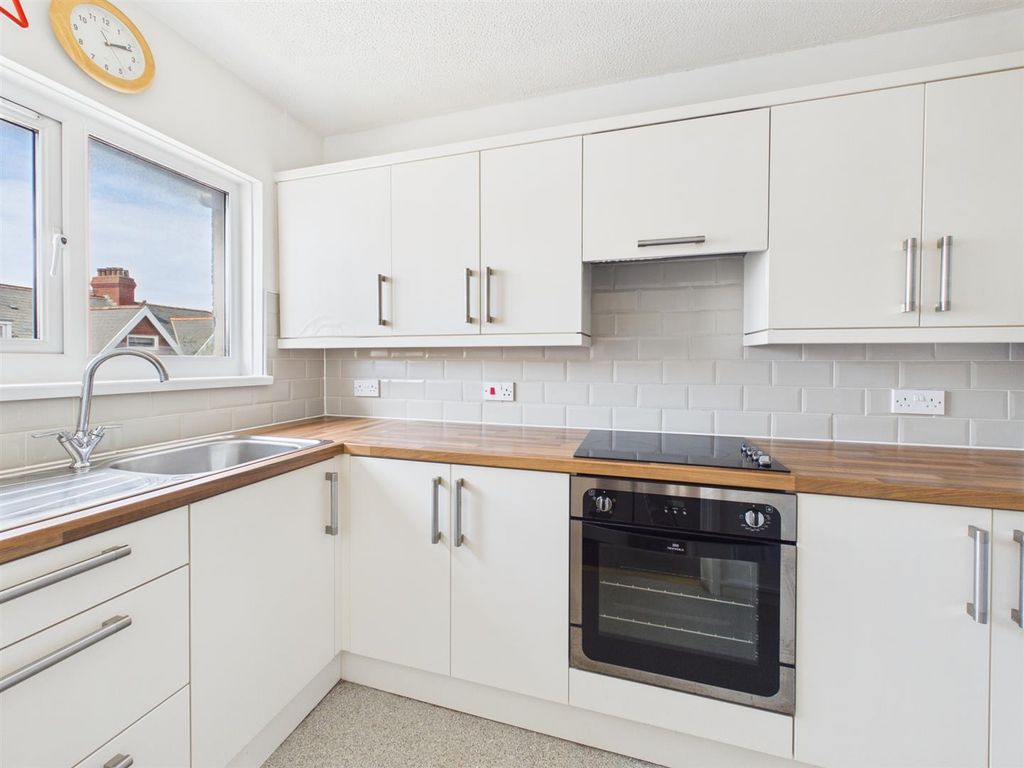 Additional image 4 of 2 bed flat for salePavilion Court, Mary Street, Porthcawl CF36