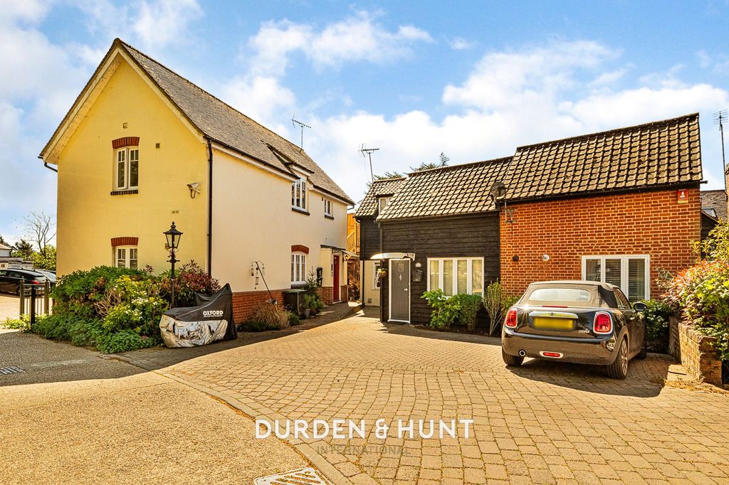 1 bed flat for saleCastle Street, Ongar CM5