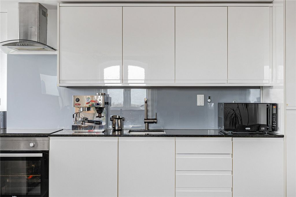 Additional image 10 of 2 bed flat for saleStation Road, Pulborough, West Sussex RH20