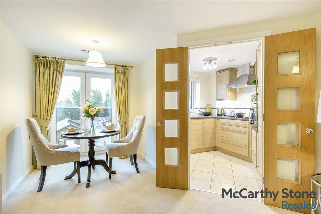 1 bed flat for saleChester Way, Northwich CW9 photo 5