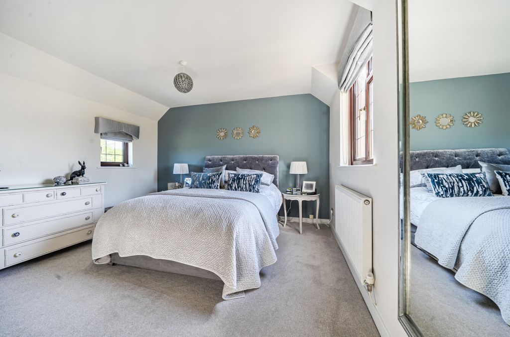 Additional image 10 of 4 bed link detached house for saleThe Spinney, Lechlade, Gloucestershire GL7