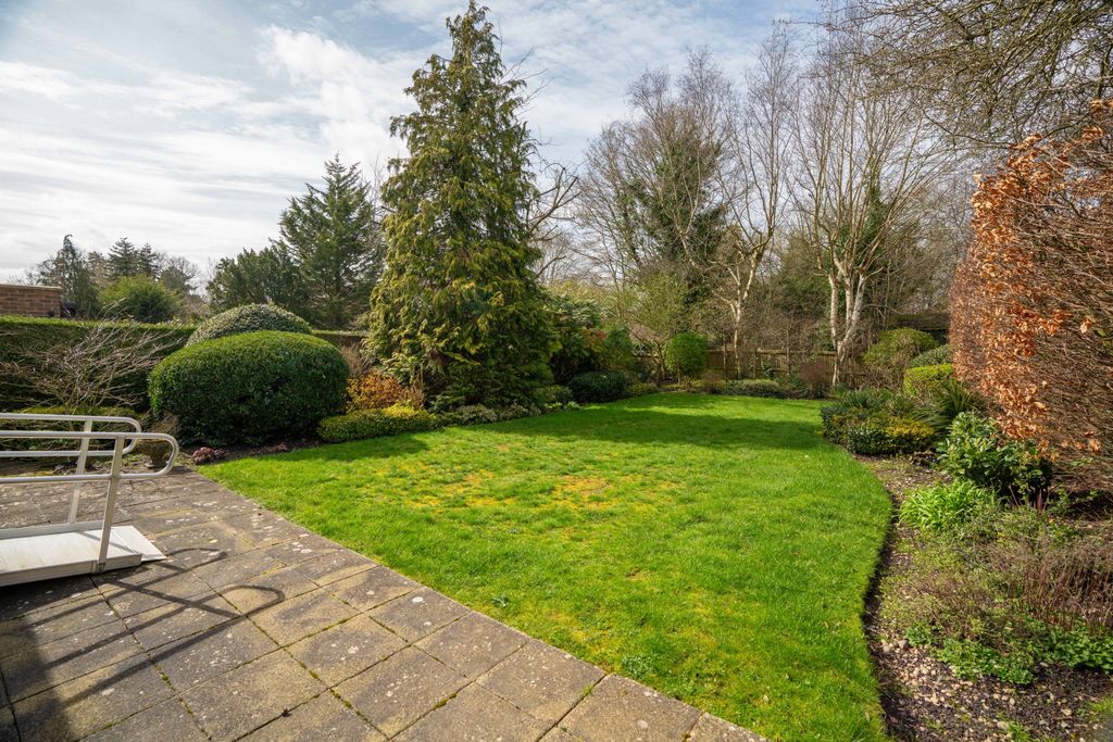 Additional image 12 of 4 bed detached house for saleOsborne Road, Potters Bar EN6