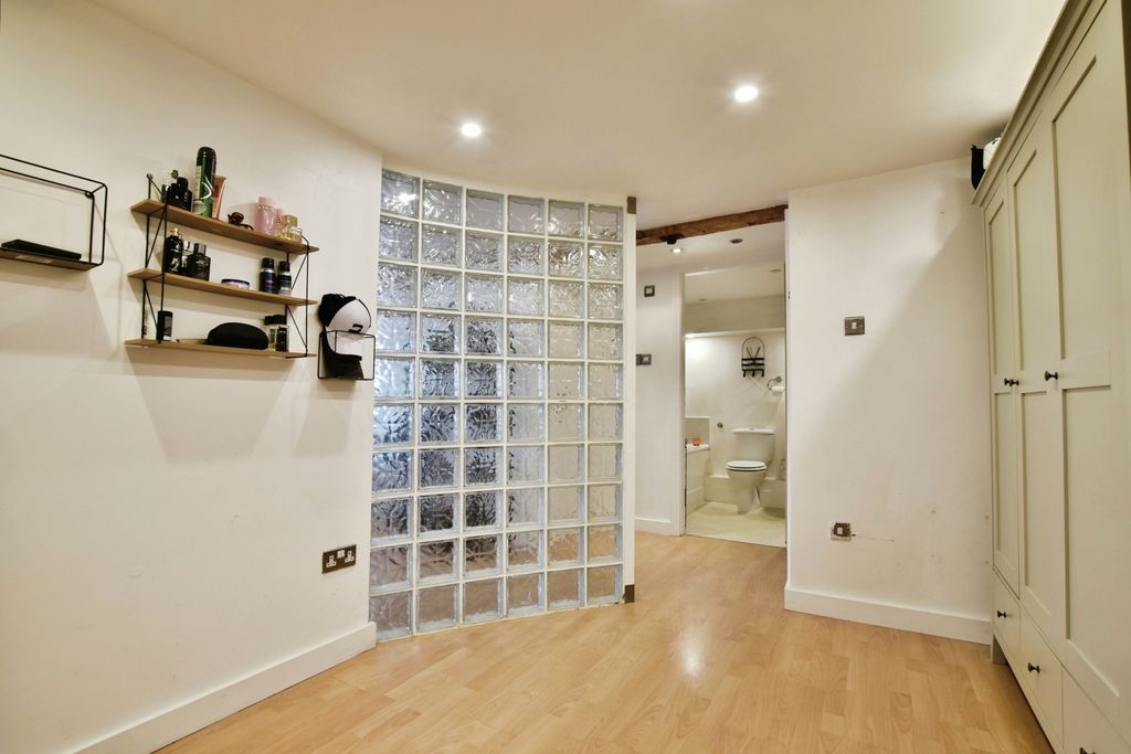 Additional image 15 of 2 bed flat for salePickford Street, Macclesfield SK11