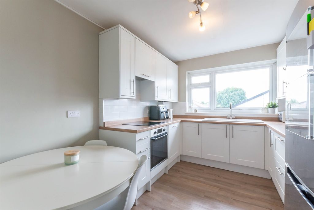 Additional image 3 of 2 bed flat for saleChurch Street, Maldon CM9