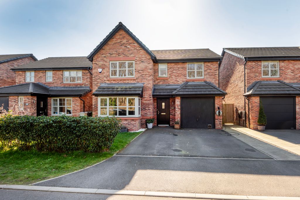 4 bed detached house for saleAtkinson Drive, Macclesfield, Cheshire SK10