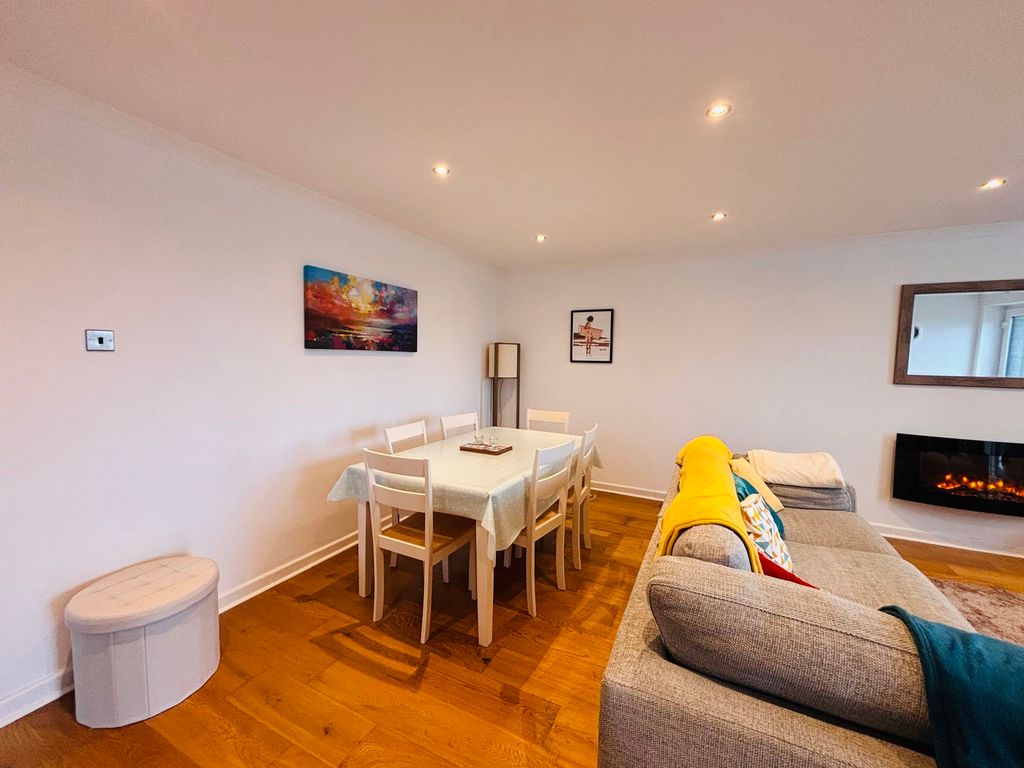2 bed cottage for salePentraeth LL75 photo 4