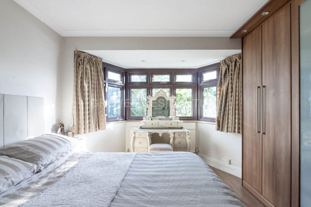 Additional image 9 of 3 bed semi-detached house for saleBeechcroft Avenue, New Malden KT3