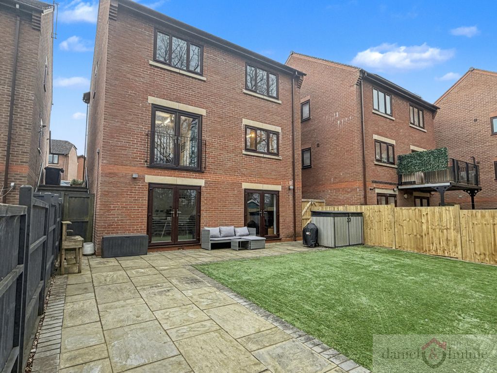 4 bed detached house for saleMeadow Close, Leek, Staffordshire ST13 photo 2