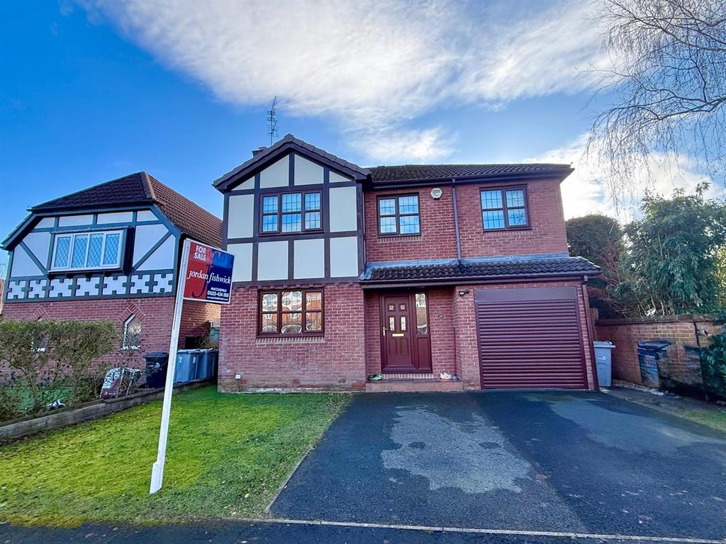4 bed detached house for salePloughmans Way, Macclesfield SK10
