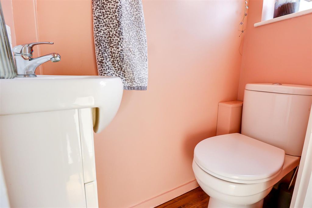 Additional image 12 of 3 bed semi-detached house for saleCheltenham Drive, Leigh-On-Sea SS9