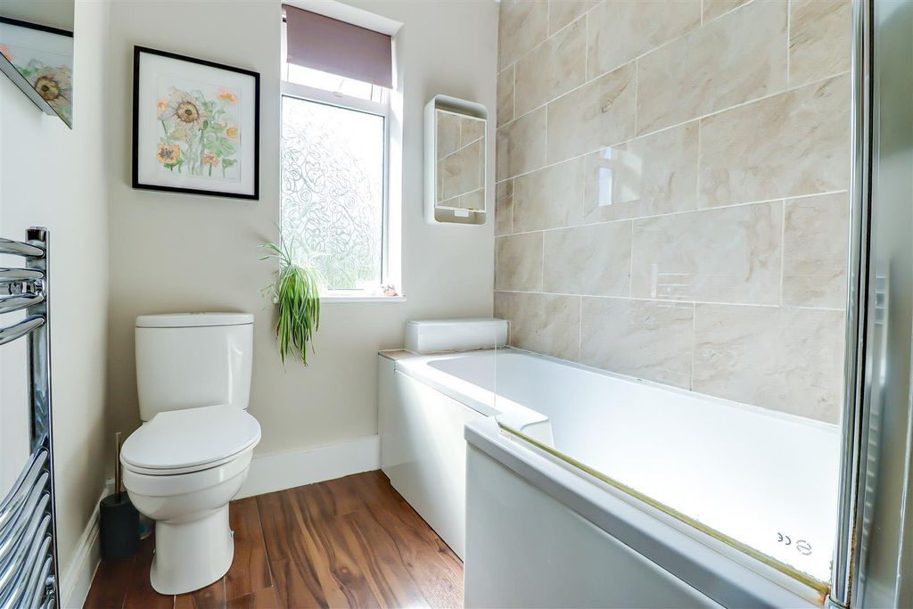 Additional image 17 of 3 bed semi-detached house for saleCheltenham Drive, Leigh-On-Sea SS9