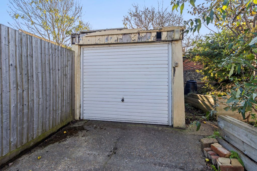 Additional image 32 of 4 bed chalet for saleRailway Road, Newhaven BN9