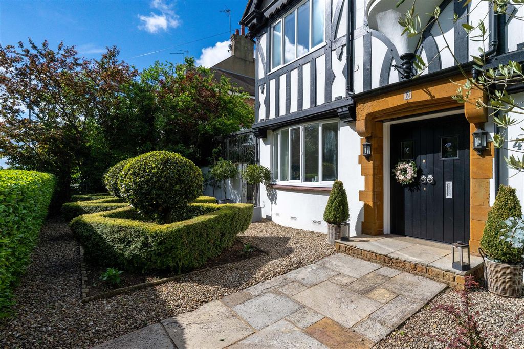 Additional image 35 of 5 bed detached house for salePark Avenue South, Northampton NN3