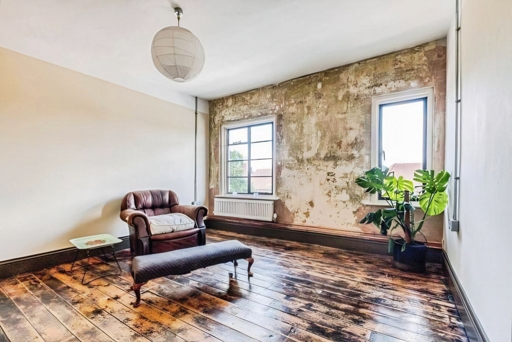 Additional image 6 of 2 bed flat for saleTachbrook Road, Leamington Spa CV31
