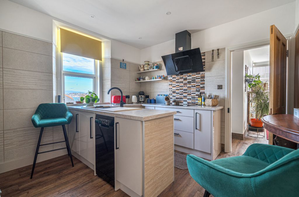 4 bed maisonette for saleCliff Road, Paignton, Devon TQ4 photo 5