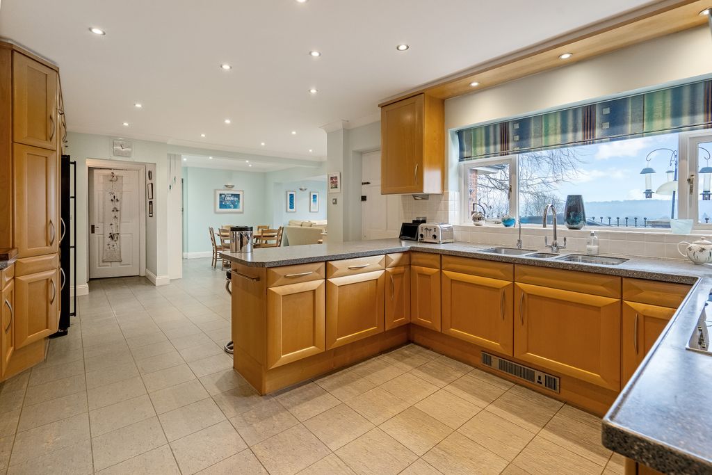 Additional image 6 of 5 bed detached house for saleSpinfield Lane West, Marlow SL7