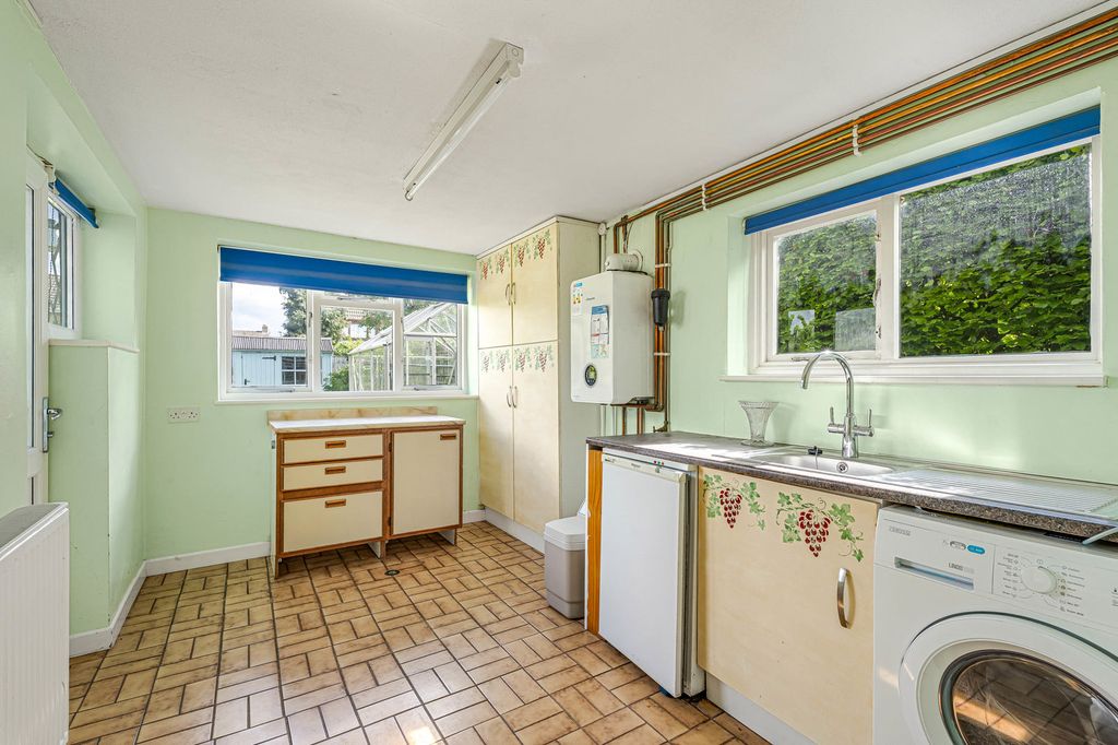 Additional image 7 of 3 bed detached house for saleWest Way, Lechlade, Gloucestershire GL7