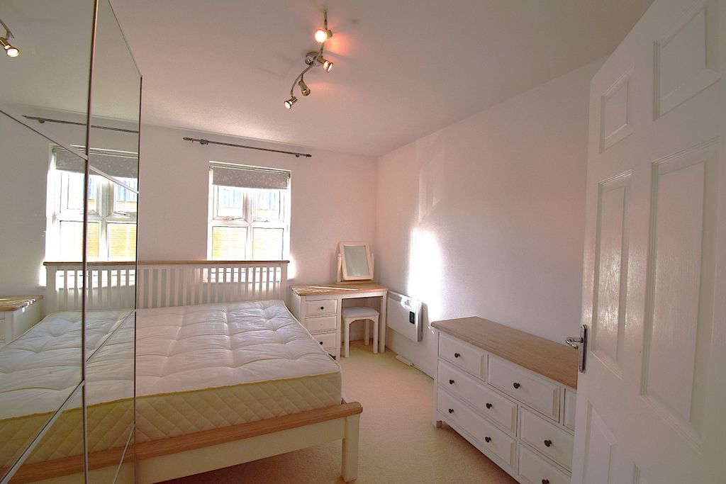 Additional image 4 of 2 bed flat for saleFlat, Victoria House, Billing Road, Northampton NN1