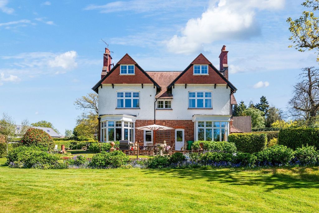 6 bed detached house for saleQuarry Road, Oxted, Surrey RH8