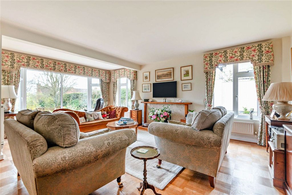 Additional image 7 of 4 bed detached house for saleGarden Close Lane, Newbury, Berkshire RG14