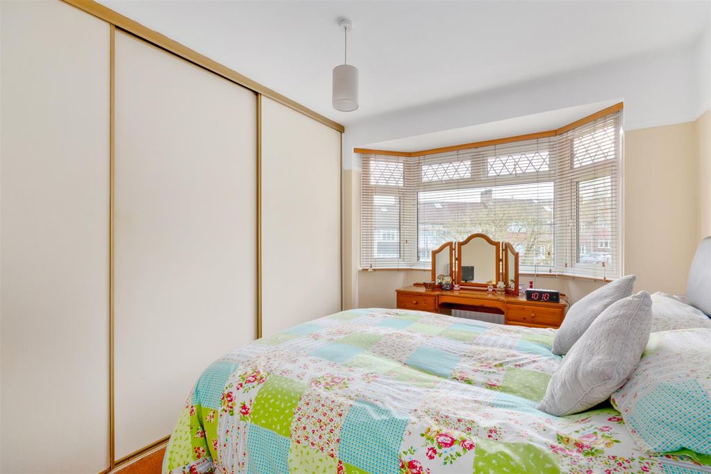 Additional image 8 of 3 bed semi-detached house for saleNorthernhay Walk, Morden SM4