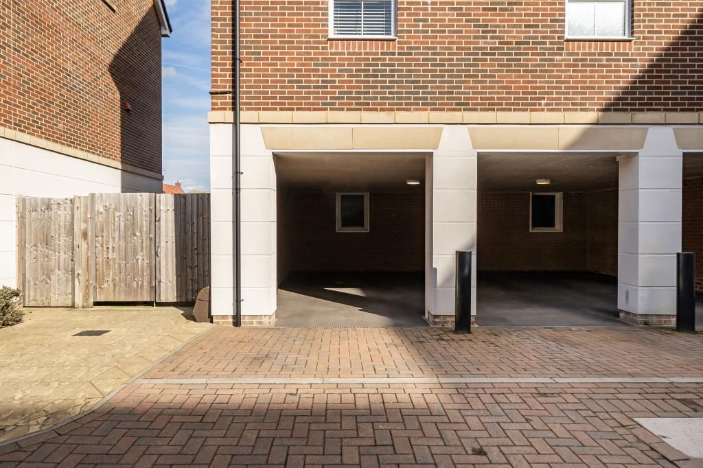 Additional image 18 of 2 bed flat for saleNewbury, Berkshire RG14