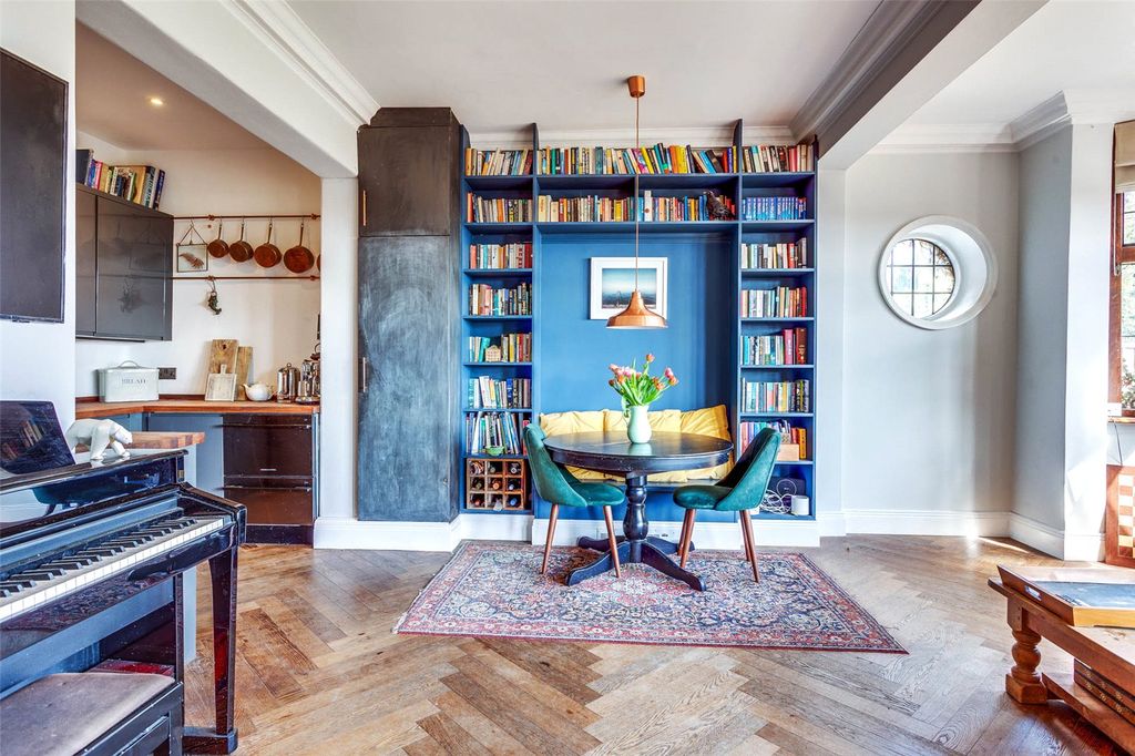 Additional image 8 of 3 bed flat for saleHighfields, Marlow, Buckinghamshire SL7