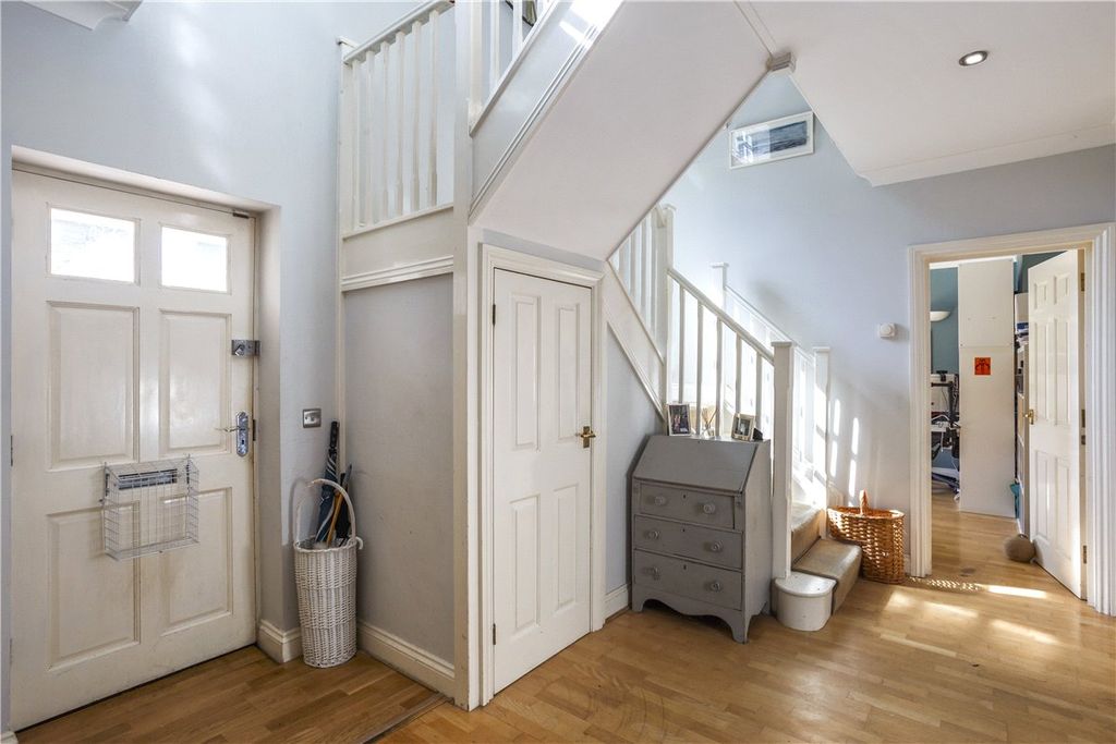 Additional image 9 of 6 bed detached house for saleKelham Gardens, Marlborough, Wiltshire SN8