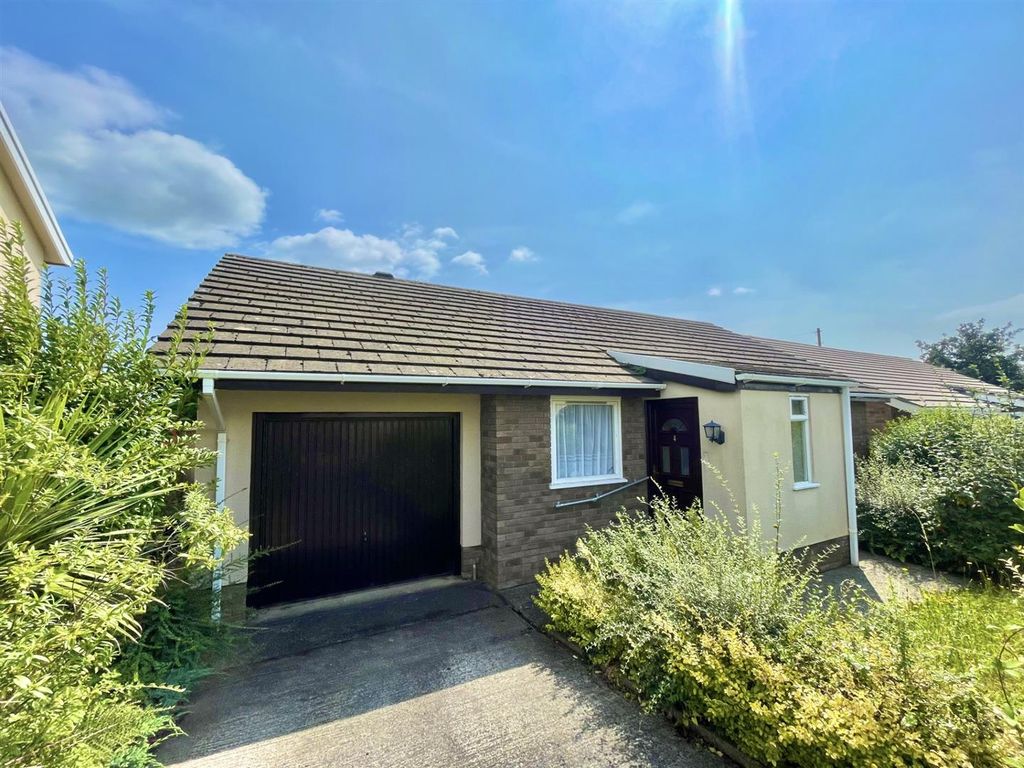 3 bed detached bungalow for saleGlenview Avenue, Pembroke Dock SA72