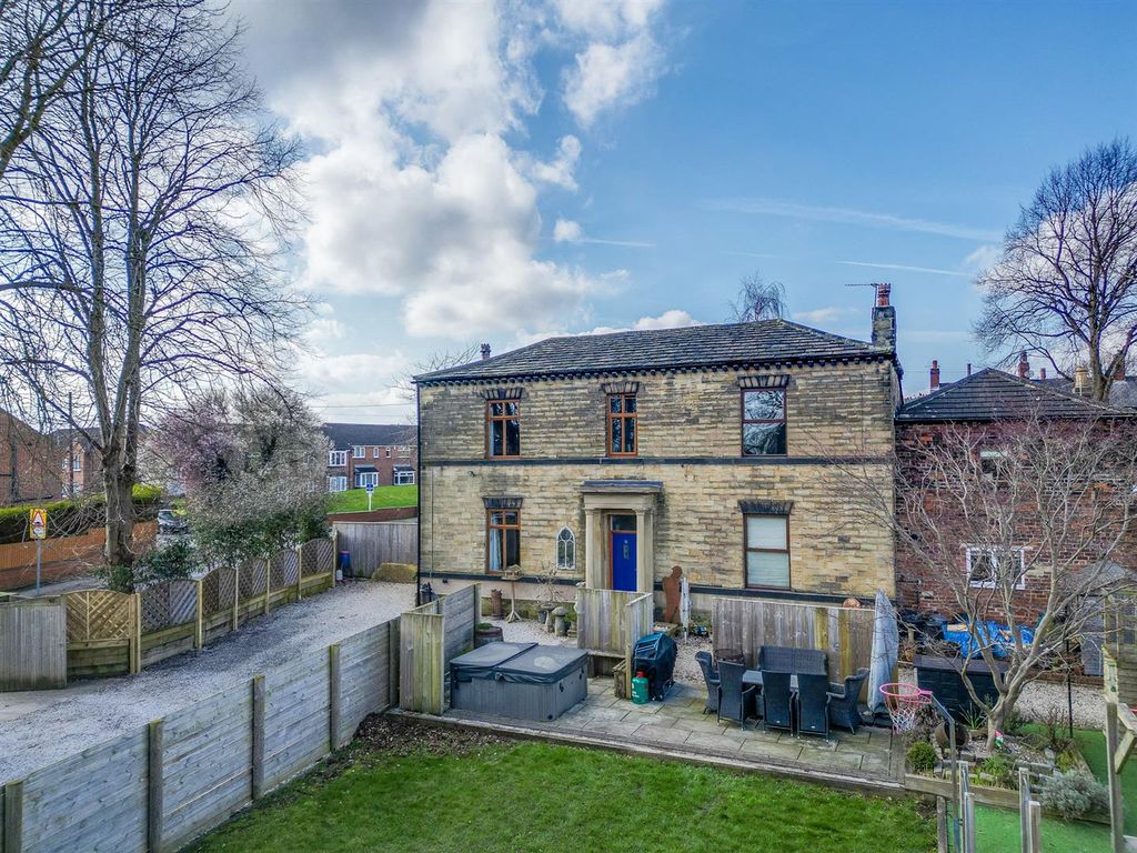 4 bed semi-detached house for saleWesley Street, Ossett WF5