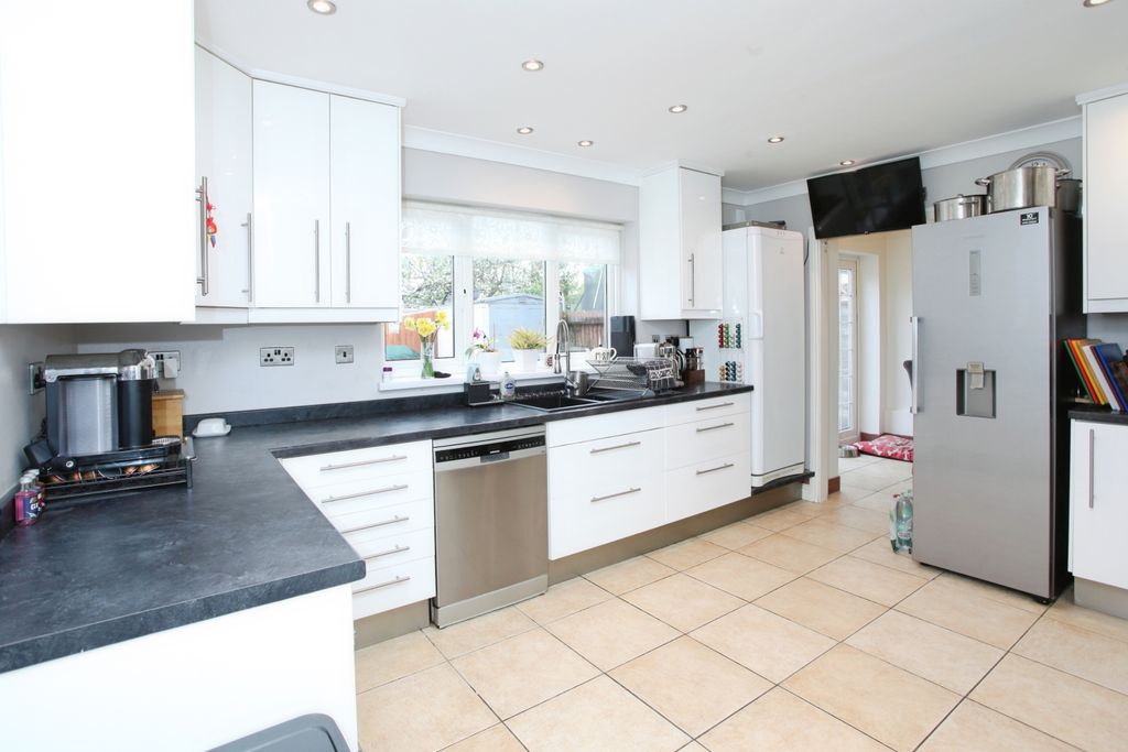 Additional image 6 of 4 bed semi-detached house for saleLon Heulog, Pontypridd CF37