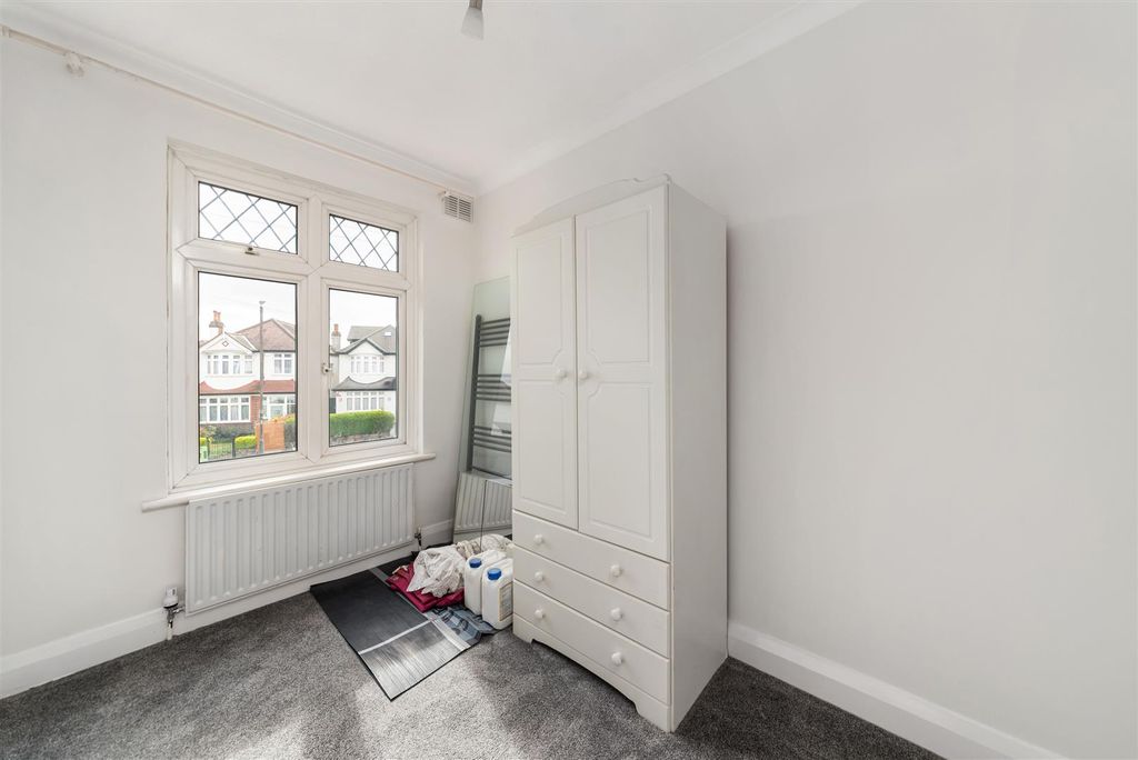 Additional image 11 of 3 bed property for saleLinks Avenue, Morden SM4