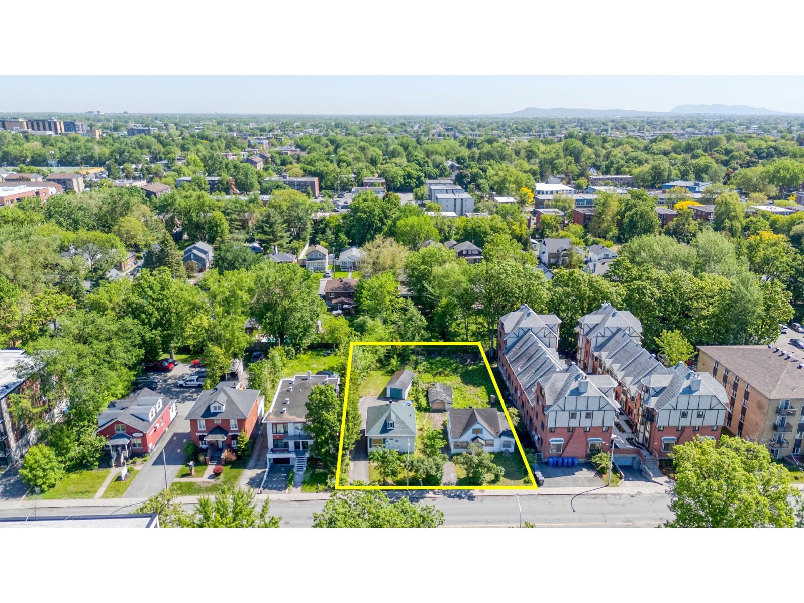 1508 Av. Victoria